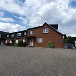 Neumuhler Hof: Stylish Lenia With Free Parking Apartment Schwerin (Mecklenburg-Vorpommern)