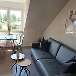 Apartment Neumuhler Hof: Stylish Lenia With Free Parking *