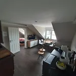 Apartment Neumuhler Hof: Stylish Lenia With Free Parking Schwerin (Mecklenburg-Vorpommern)