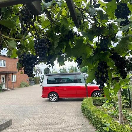 Neumuhler Hof: Stylish Lenia With Free Parking Apartment Schwerin (Mecklenburg-Vorpommern)
